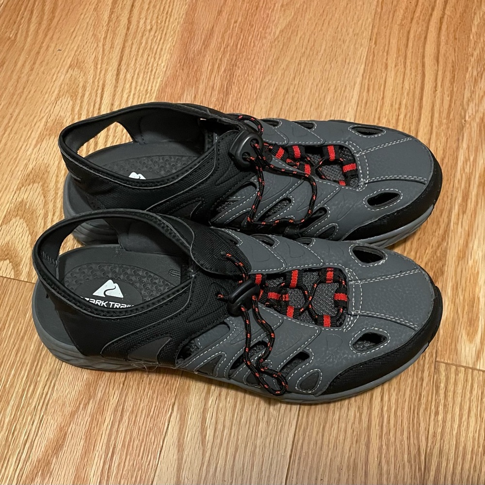 Ozark Trail water boat shoes excellent condition size 7